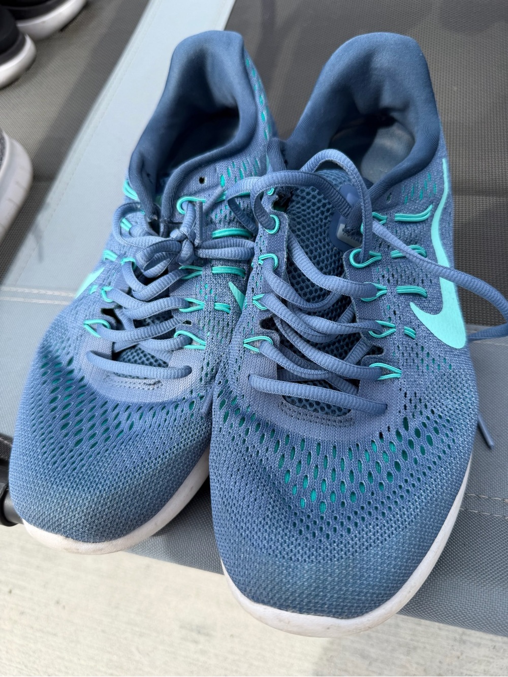 Nike Women’s Teal-Accent Blue Mesh Running Sneakers